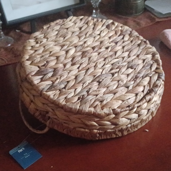 Set of 4 Wicker baskets from Pier 1 Imports. New - Picture 4 of 5